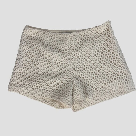 Banana Republic Shorts Ivory Crochet Lace Side Zip – Size 4 – Boho/Casual - Picture 1 of 6